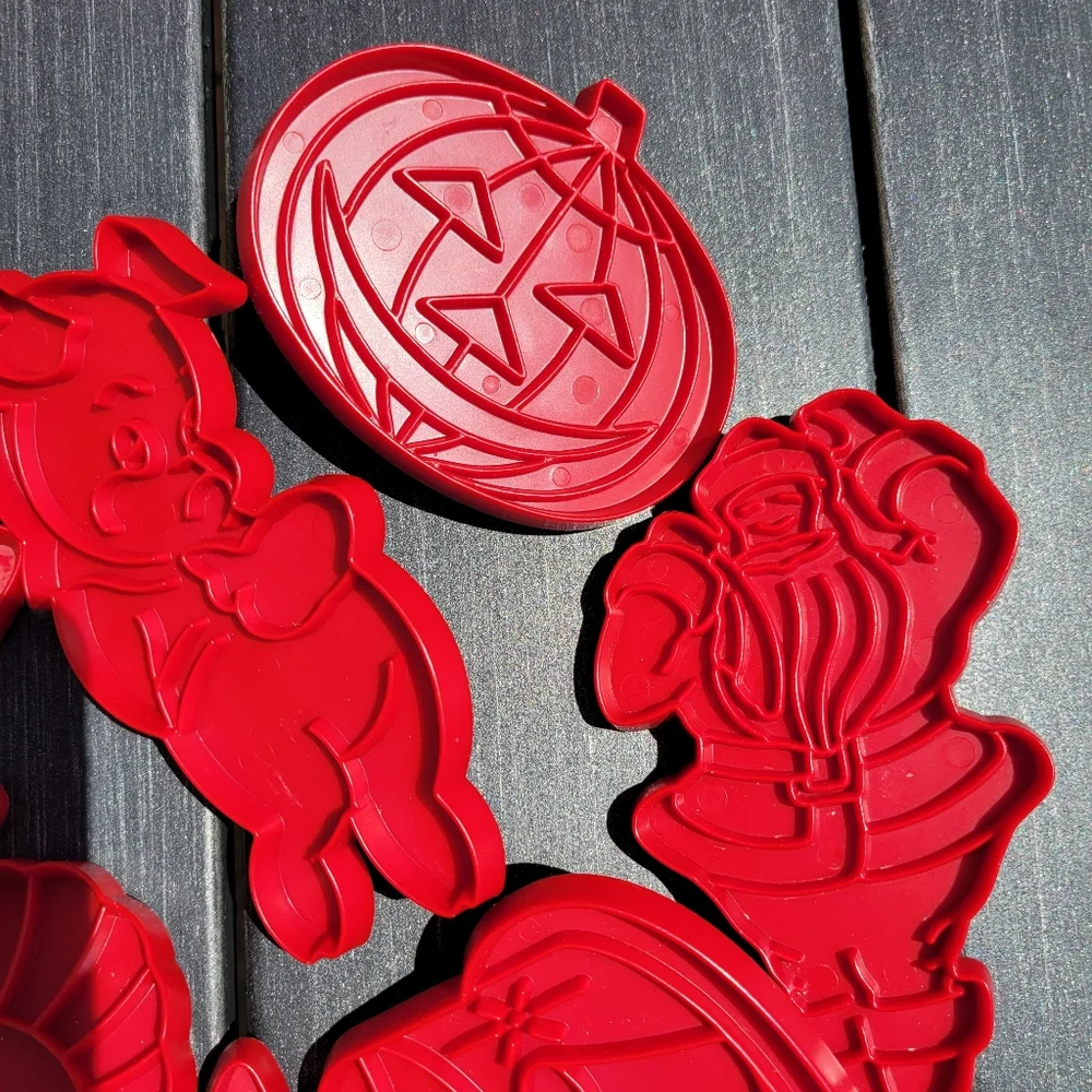 Cookie Cutters ~ Vintage? ~ Holiday ~ Birthday ~ Christmas ~ Halloween